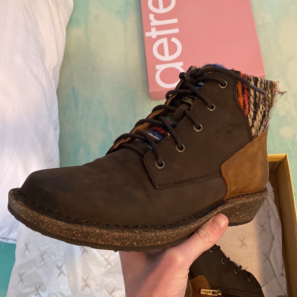 Women’s aetrex boots